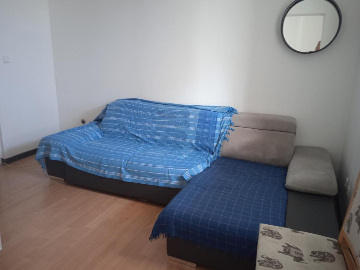 Logement Frontiere Du Luxembourg Nilvange Eksteriør billede